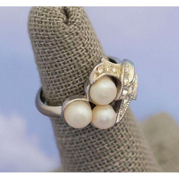Vintage Mid-Century Diamonds and White Pearls Silver Tone Ring by Avon - S23 - Picture 1 of 4